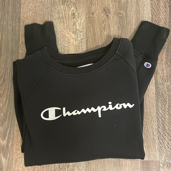 Champion Sweater - Picture 4 of 4